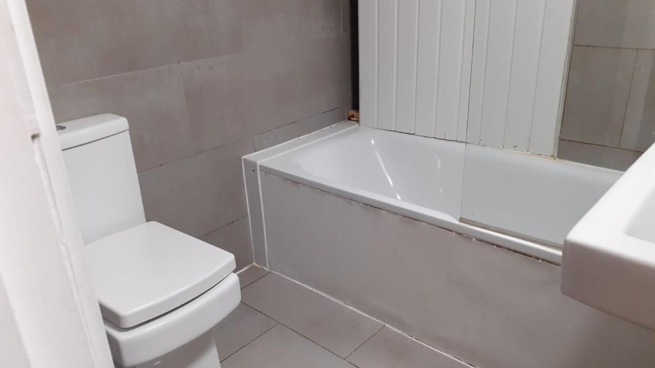 Sw16 Norbury Guesthouse London Bagian luar foto