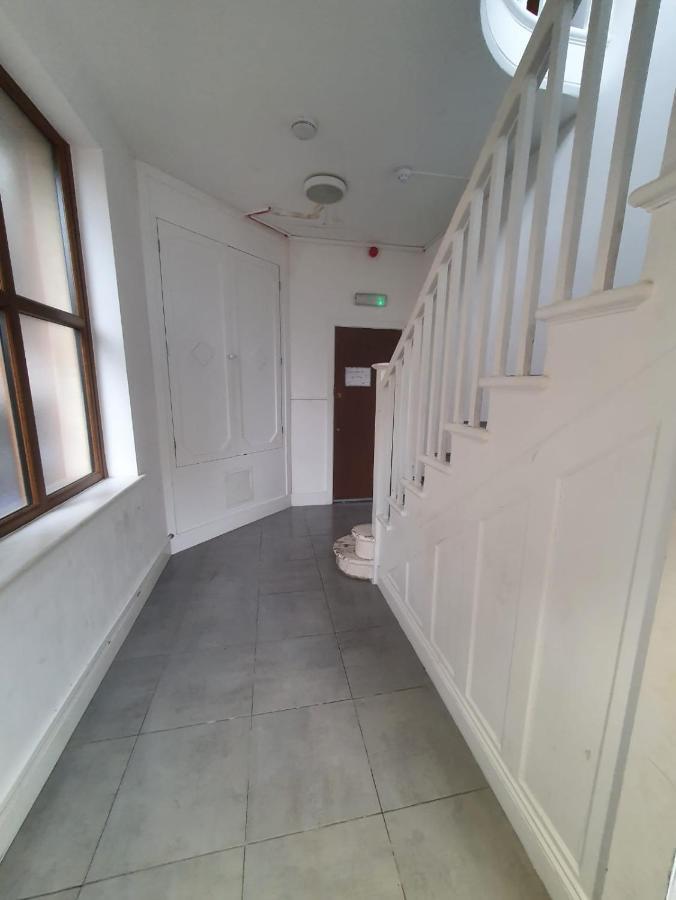 Sw16 Norbury Guesthouse London Bagian luar foto