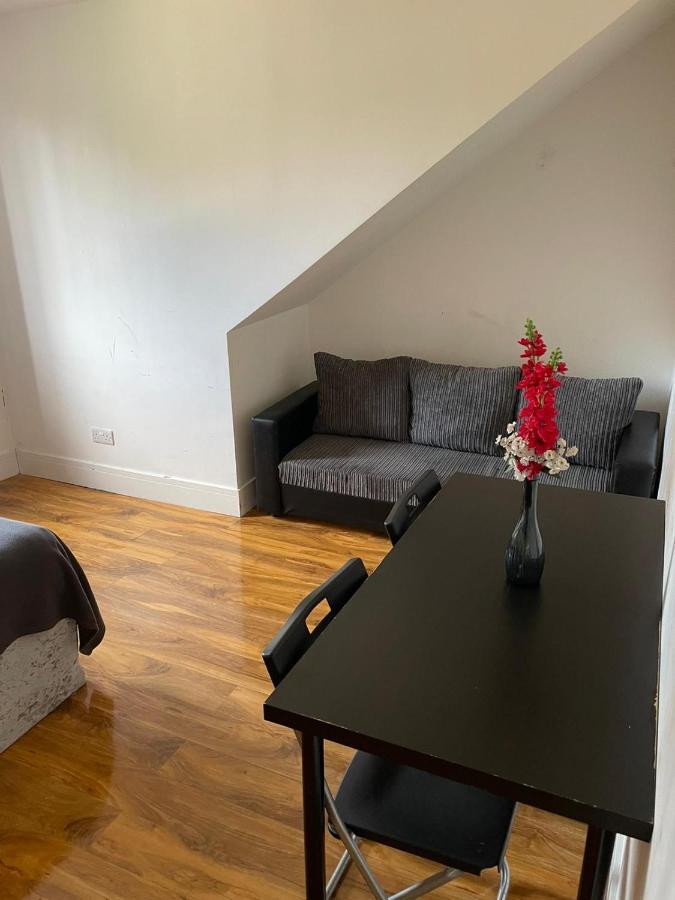 Sw16 Norbury Guesthouse London Bagian luar foto