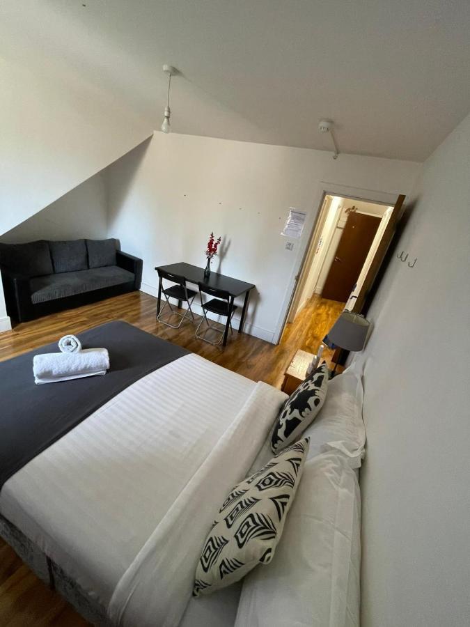 Sw16 Norbury Guesthouse London Bagian luar foto
