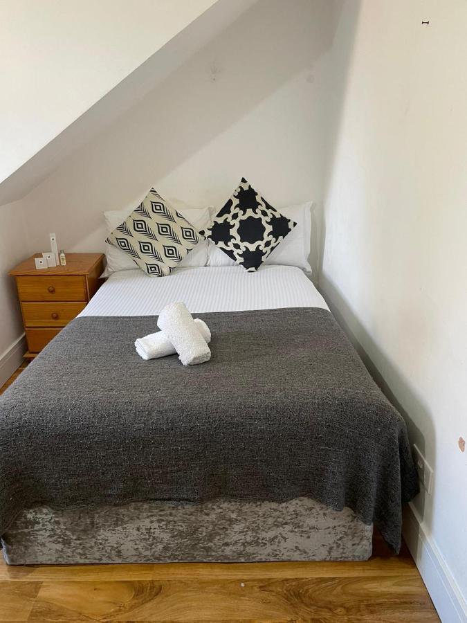 Sw16 Norbury Guesthouse London Bagian luar foto